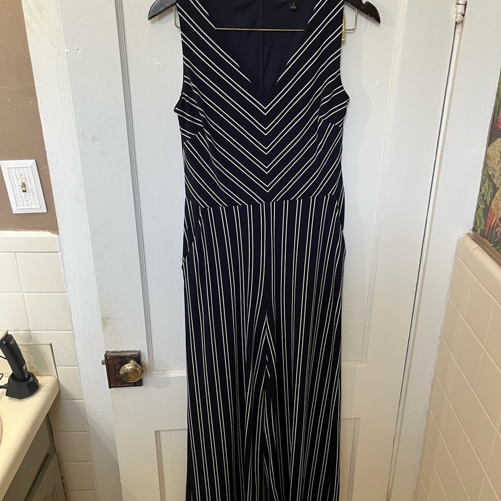 Banana Republic Size 4 Navy Striped Wide Leg Jumpsuit | Sleeveless V-Neck